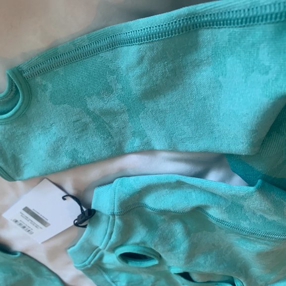 ADAPT CAMO SEAMLESS LONG SLEEVE CROP TOP - XS - Picture 6 of 9